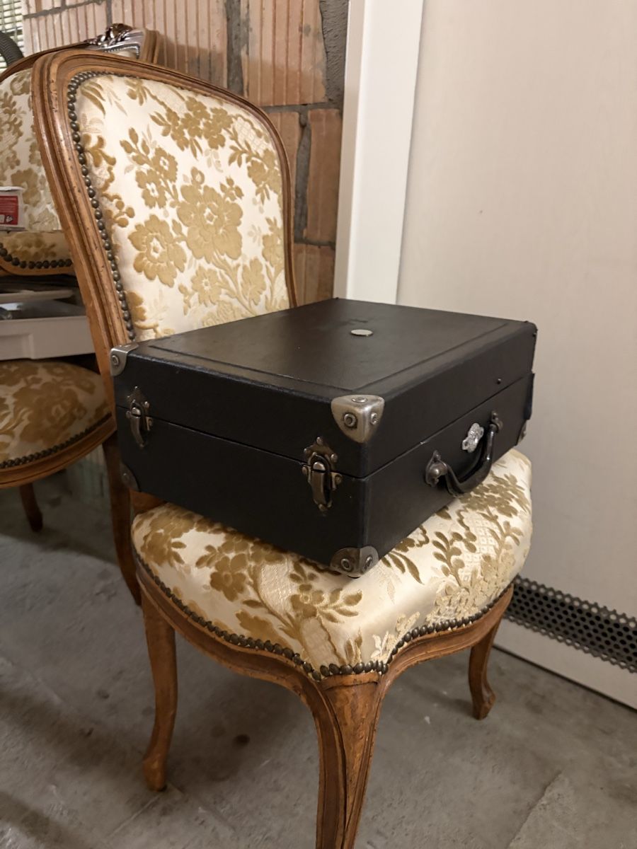 Plattenspieler: Portables Grammophon – Gebraucht aus Winterthur von emi_cgg7