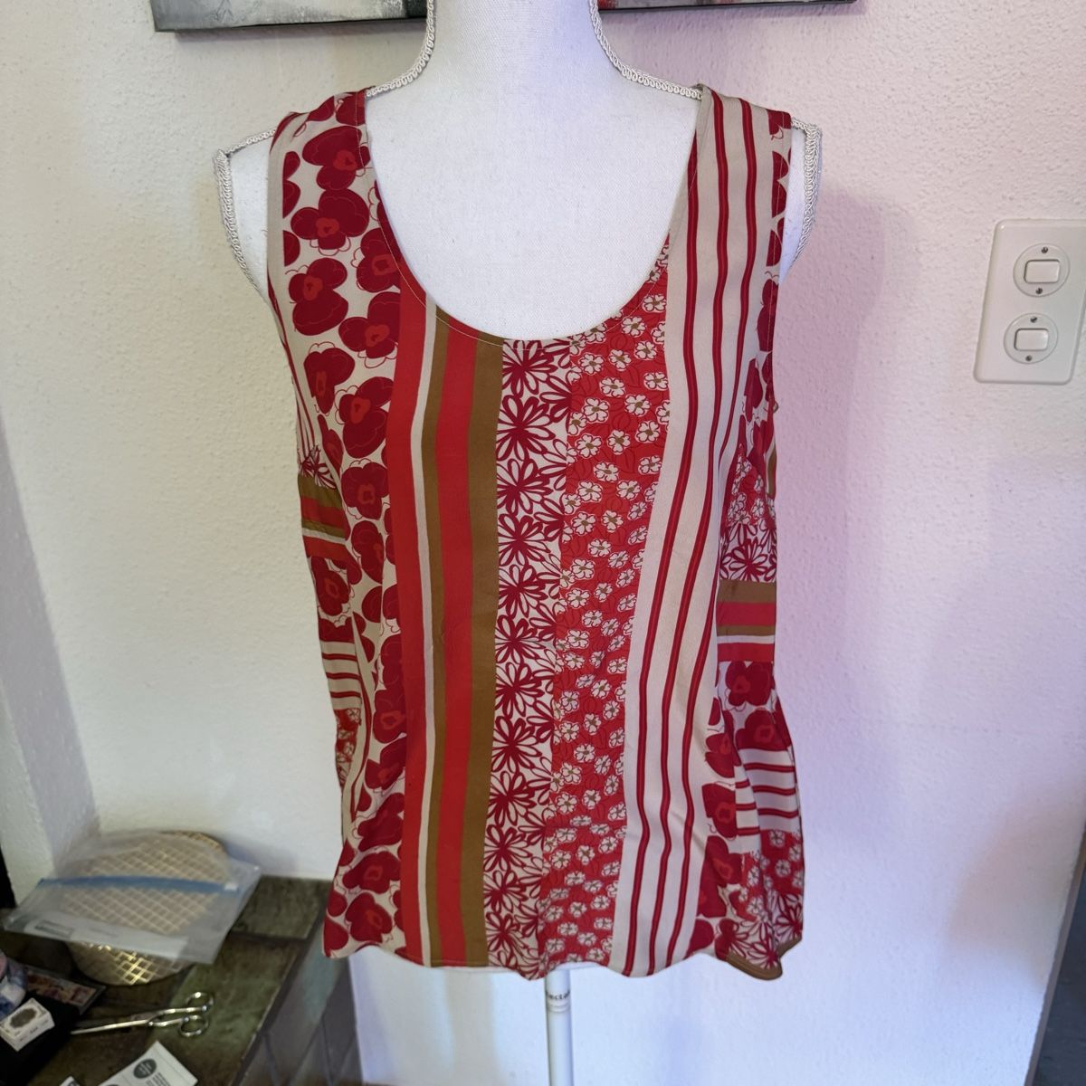 Top: ROSSO35 Design Sommer Top 100% Seide gr.36 – Nuovo (secondo la descrizione) da St. Gallen venduto da mania03