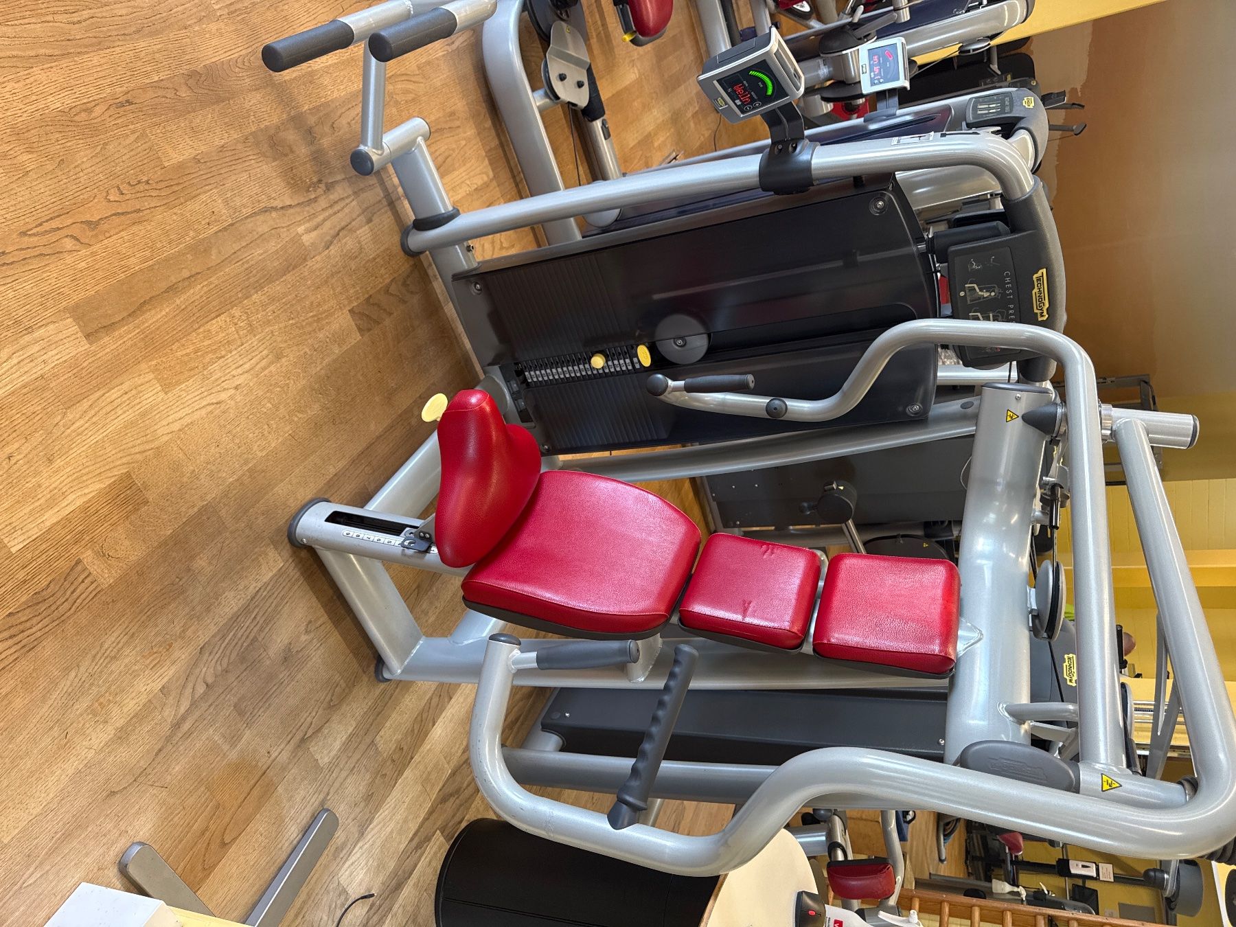 Technogym Hometrainer: Technogym Chest Press Sel - Brustpresse - 300VB – Usato da Mettmenstetten venduto da Nils_Gut_GZG 1