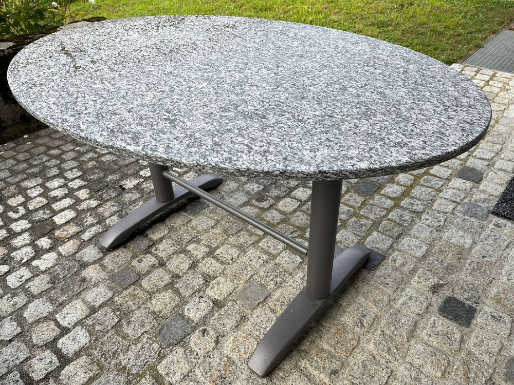 Ovaler Gartentisch mit Tessiner Granitplatte Massiv Kaufen auf Ricardo