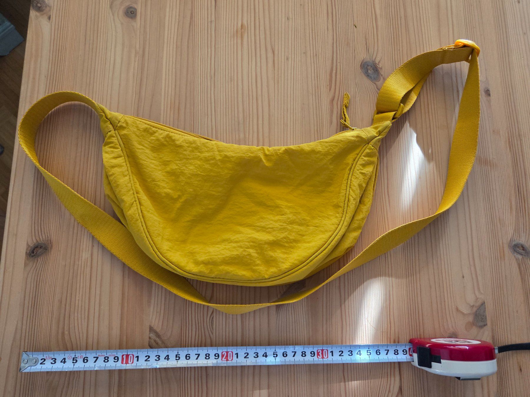 Uniqlo Borse: gelb Uniqlo Crossover Umhänge-Tasche – Usato da Liestal venduto da ITOlio
