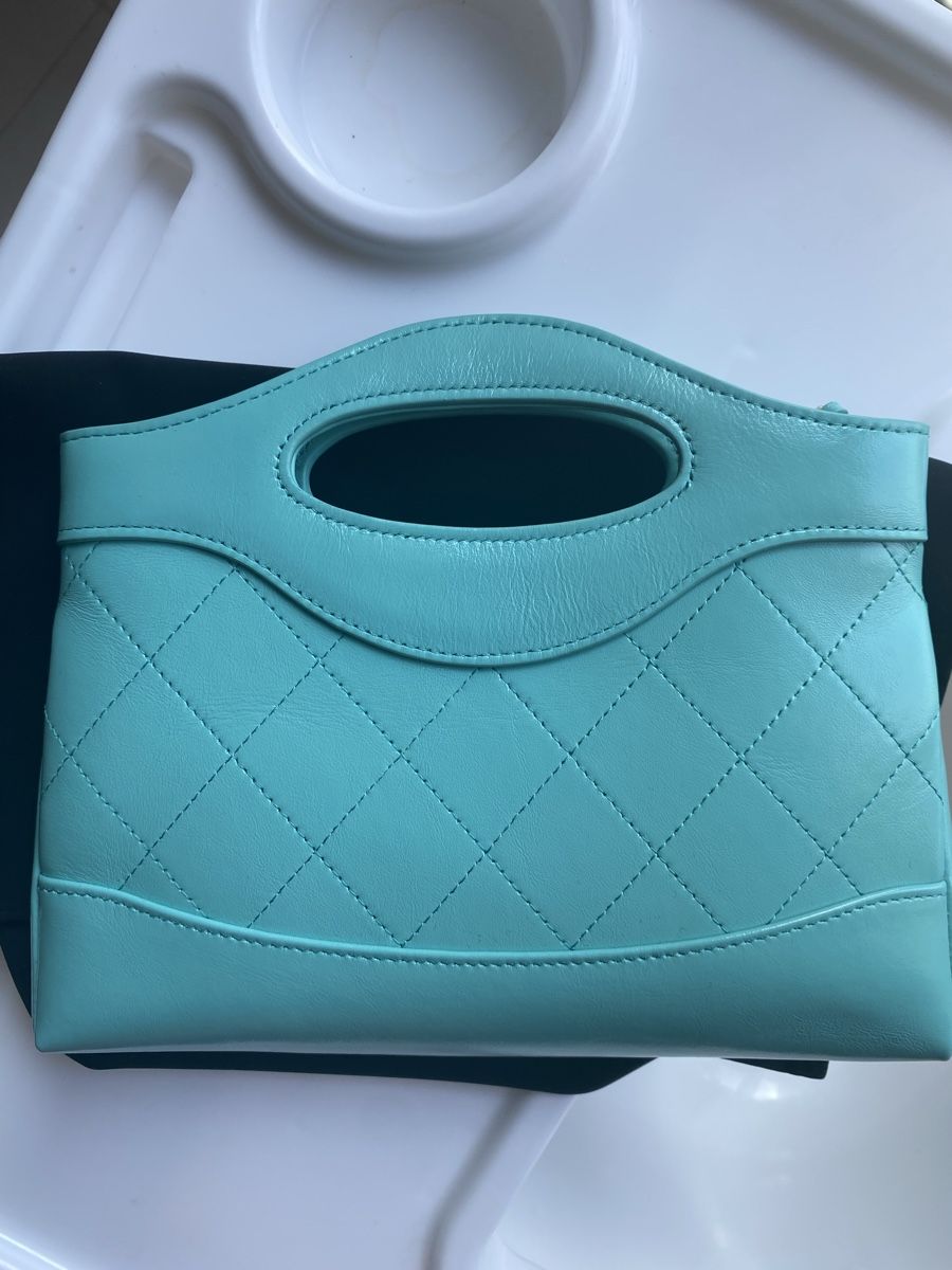 Chanel Taschen für Damen: 24c chanel 31 nano clutch – Neu und originalverpackt aus Kilchberg ZH von cruella 2