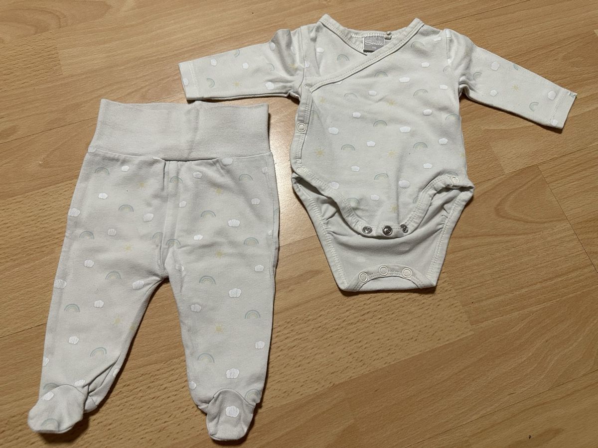 Lots de vêtements: Baby Kleider – D'occasion à Düdingen par Laeri96