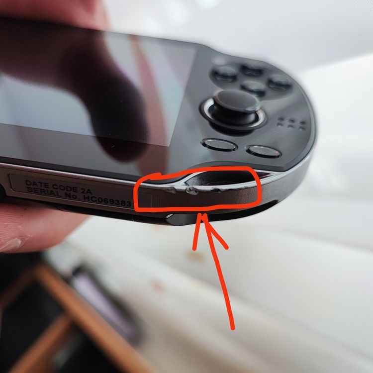 PS Vita OLED Model + 3 Spiele Kaufen auf Ricardo