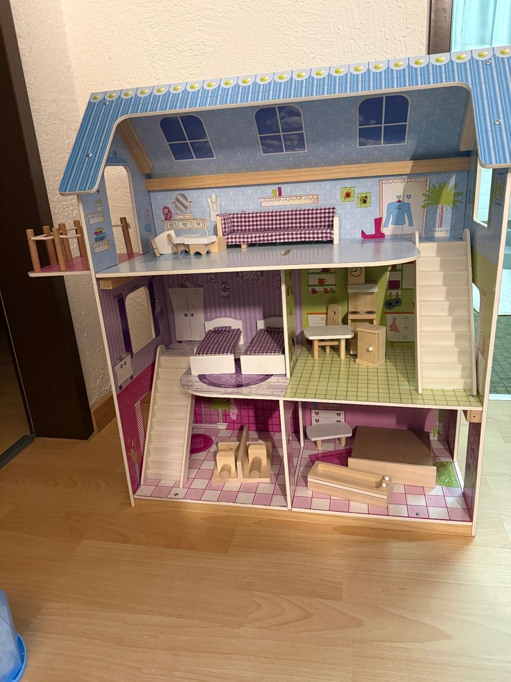Puppenhäuser & -möbel: Puppenhaus – Gebraucht aus Embrach von vas_fky8