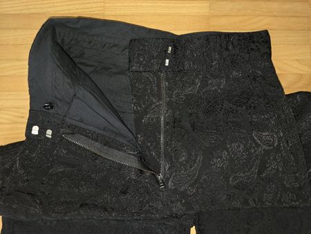 Schwarze Hose mit Muster, Grösse 34, ungetragen