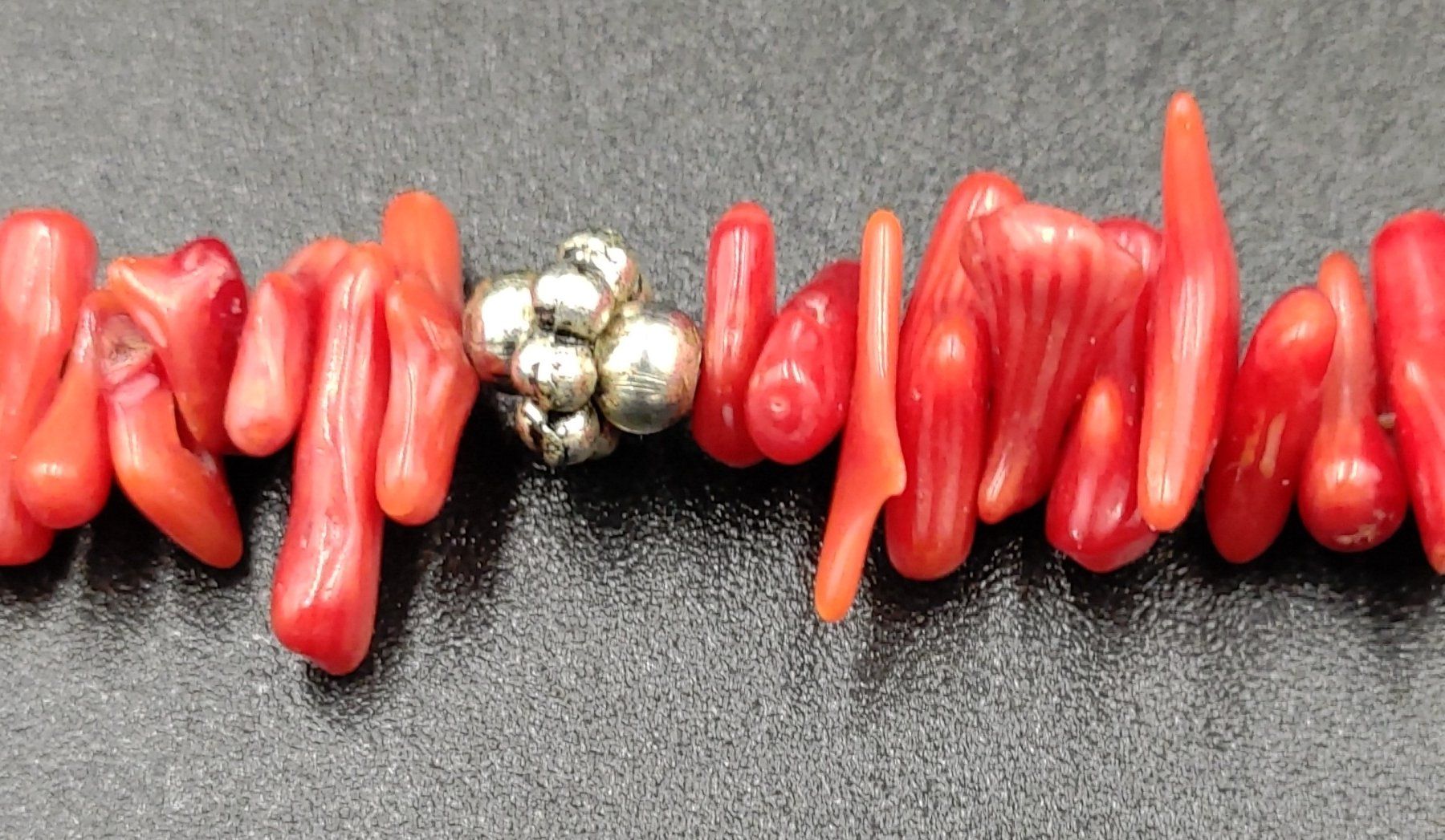 Armbänder & -reifen: Korallen Armband – Gebraucht aus Rorschacherberg von snOOpydOg11 8
