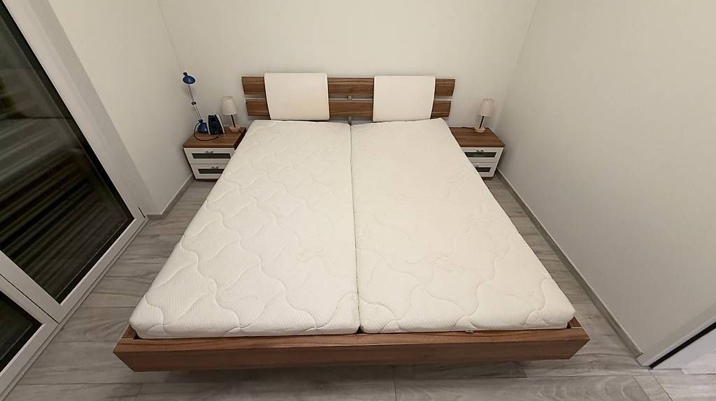 Letti: Doppelbett / Bett mit Nachtschränken – Usato da Altstätten SG venduto da ste_jj82 1