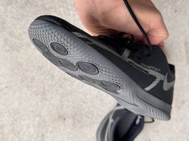 Nike Sportschuhe schwarz, neu, Gr 39