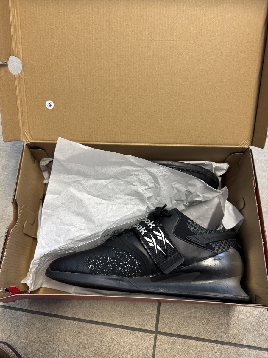 Reebok Herrenschuhe: Reebok Legacy Lifter II – Gebraucht aus Hochdorf von Frogi456 9