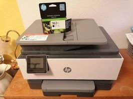 HP OfficeJet Pro 9010e, volle schwarze XL-Patrone dabei