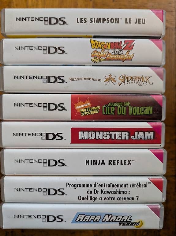 Alle DVDs: Nintendo DS Bundle (FR) – Gebraucht aus Binningen von Smile-46