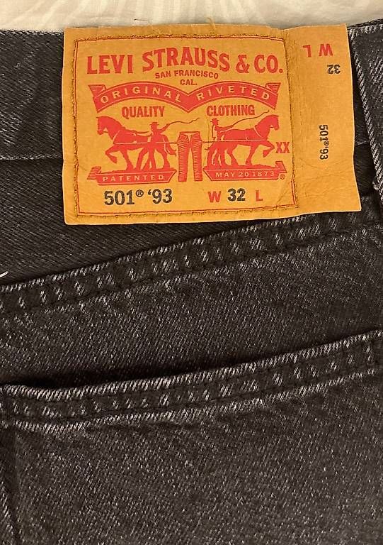Jeans: Levis Shorts – Usato da Pfeffingen venduto da san_tnq5 2