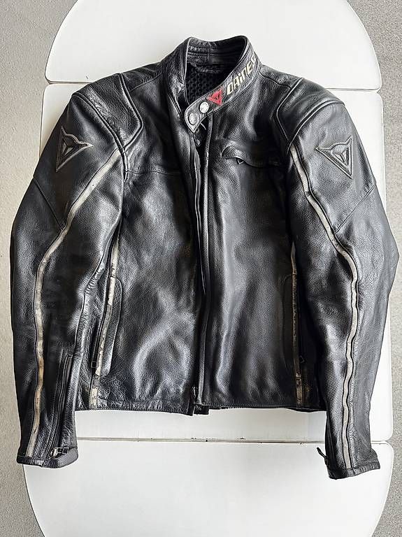 Dainese Giacche: Blouson moto en cuir – Usato da Bellevue venduto da belakali
