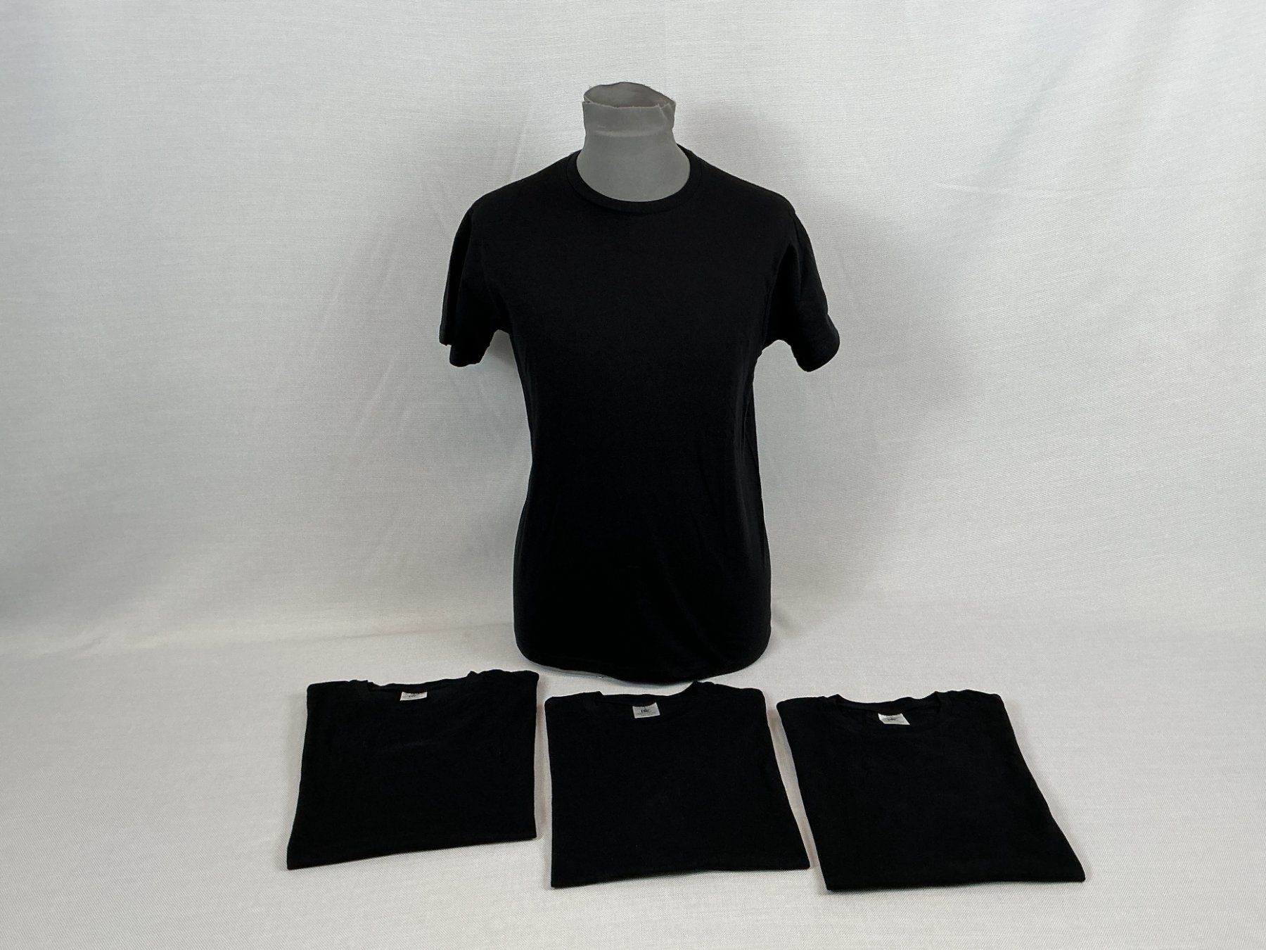 T-shirt: B&C Collection T-Shirt schwarz M – Nuovo (secondo la descrizione) da Richterswil venduto da Restwert_Richterswil