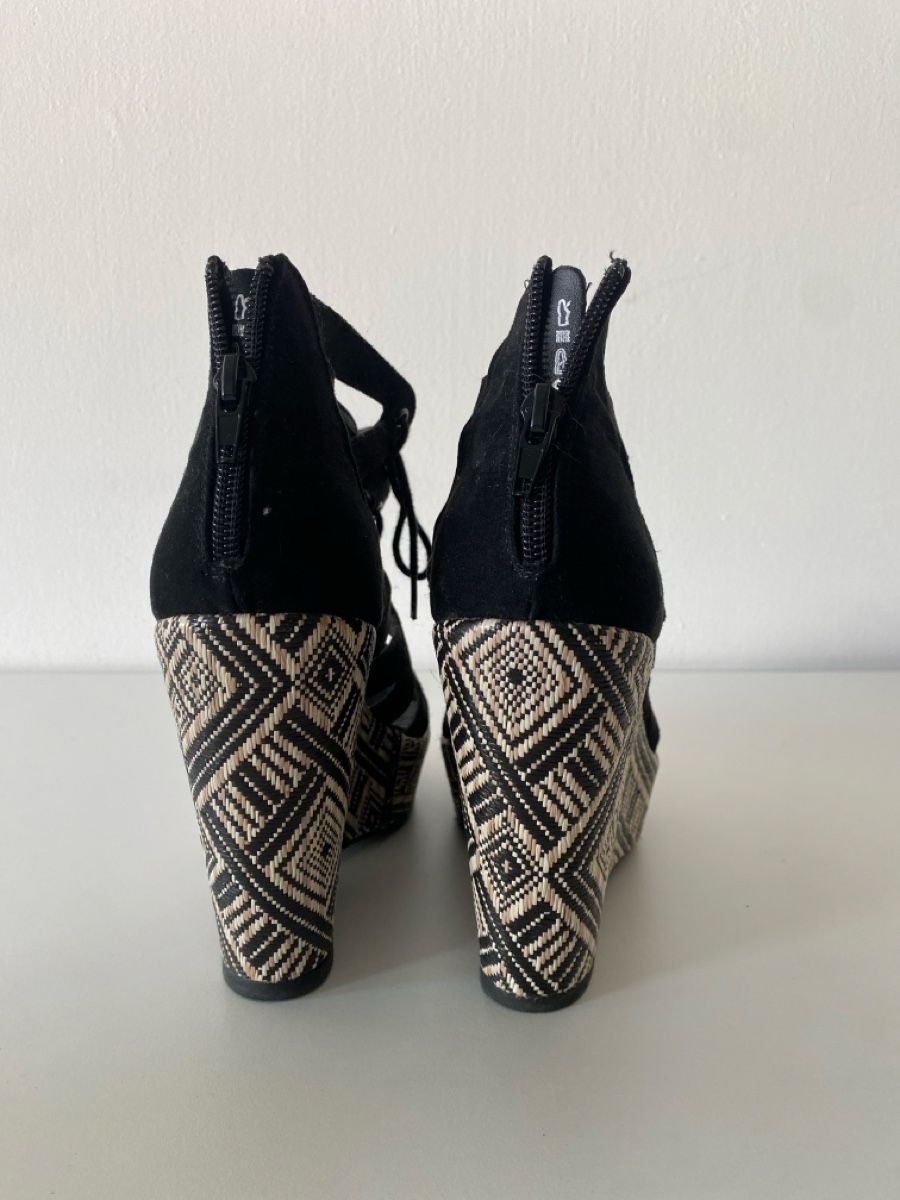 Scarpe da donna: Sommer platteaus mit Muster, Grösse 30 – Usato da lommis venduto da inf_thv8 7