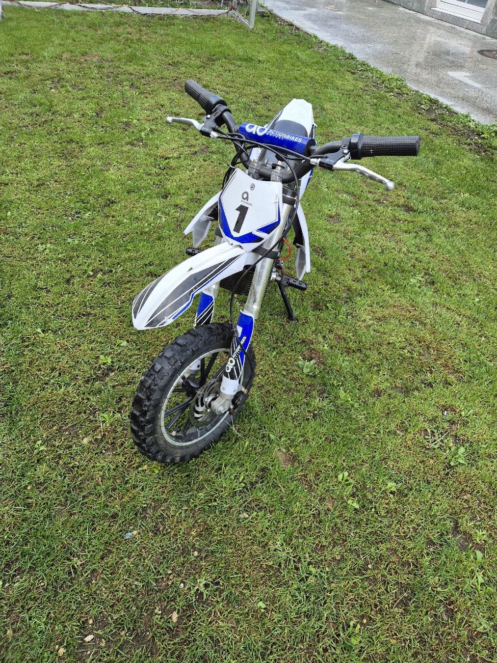 Véhicules pour enfants: elektro motorrad – Défectueux à Soyhieres par saco77 2