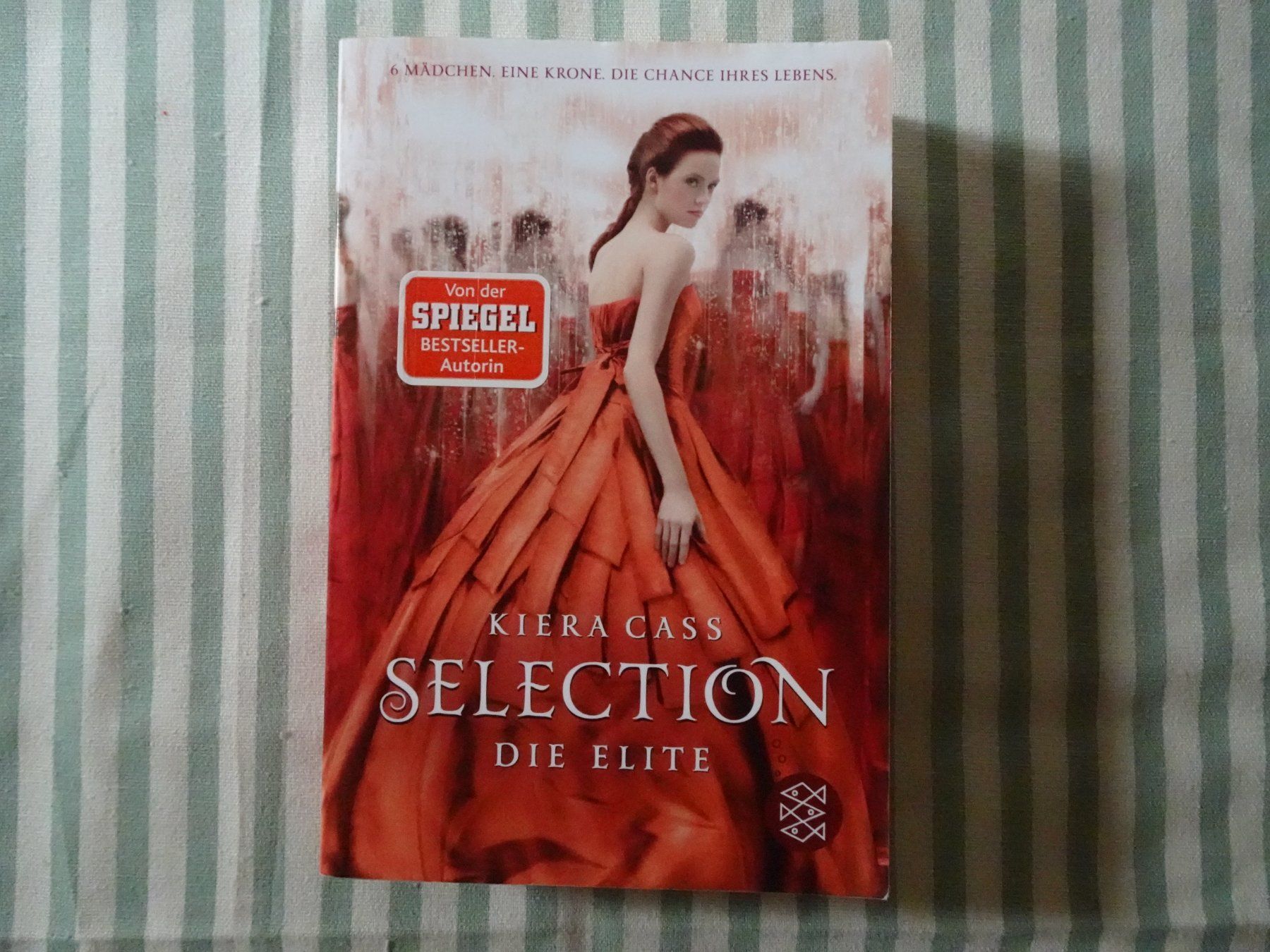 Libri: Kiera Cass - Selection - Die Elite - Roman - B951 – Usato da Küssnacht am Rigi venduto da Bookslove-Divers