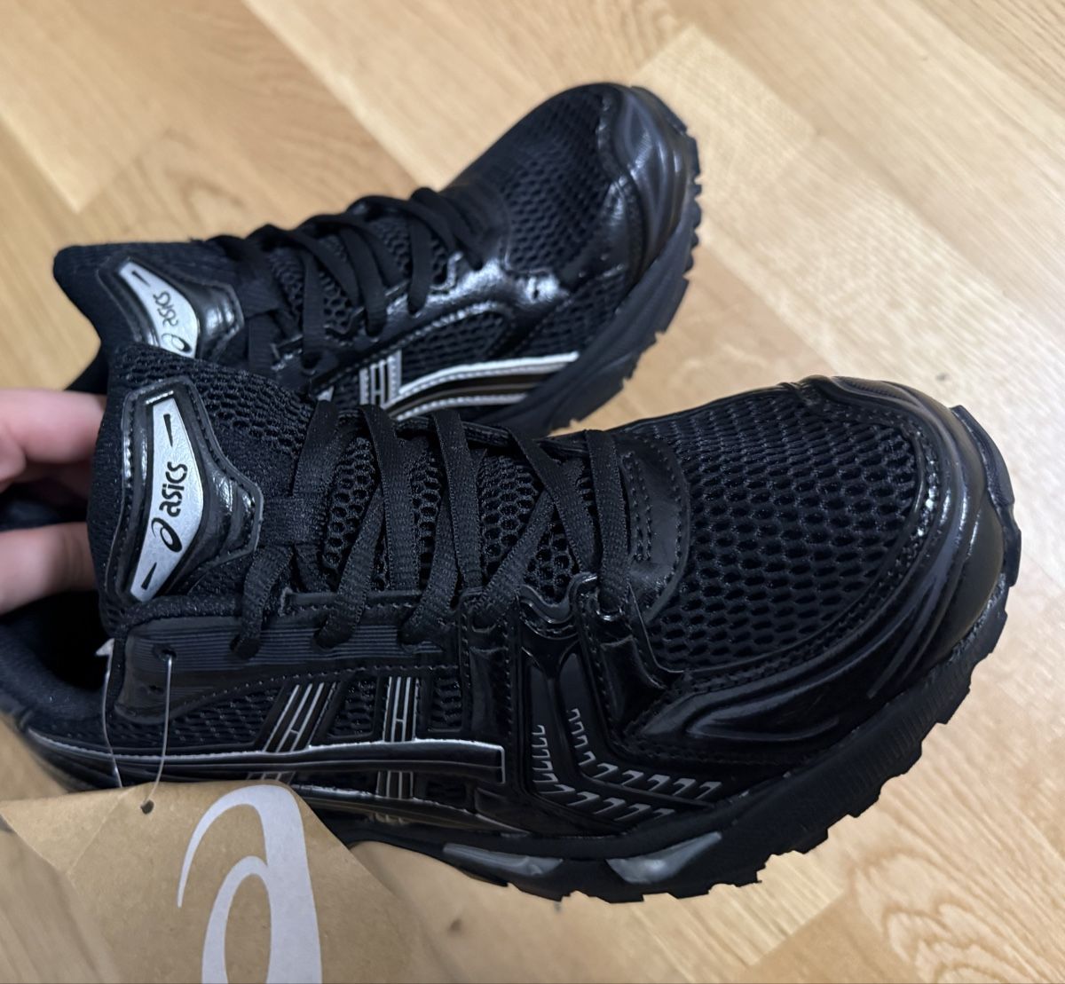 Herrenschuhe: Asics Schwarz – Neu und originalverpackt aus Zürich von hat_qh2h 2