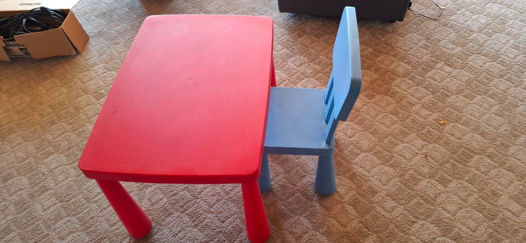 Ikea Set di tavolo e panche: table et chaise enfant IKEA – Usato da Champagne venduto da Lamar0 1