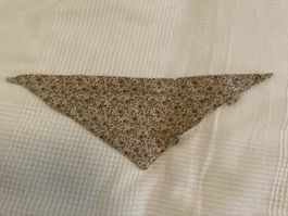 Baby Halstuch braun mit Blumenmuster guter Zustand