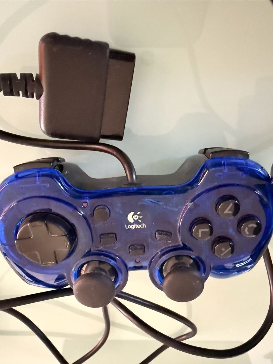 Sony Consoles: Sony PlayStation 2 Fat SCPH-30004 R + Logitech Controller – D'occasion à Zürich par pat_8wyd 4