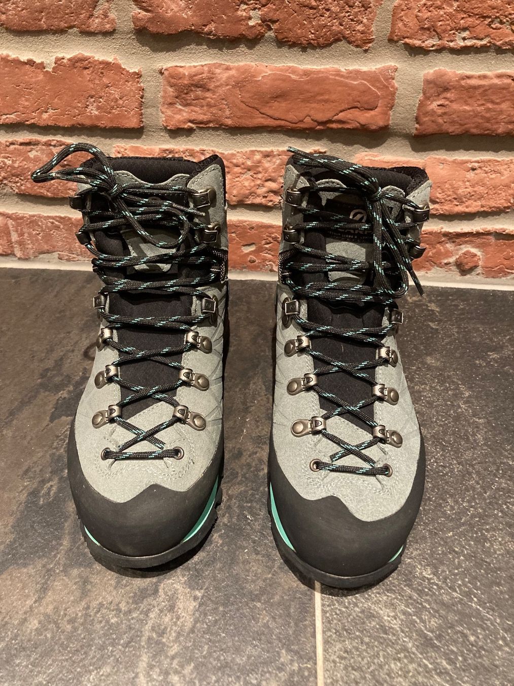 Scarpa Scarpe da donna: Bergschuhe – Usato da Rorschach venduto da Loonimuh