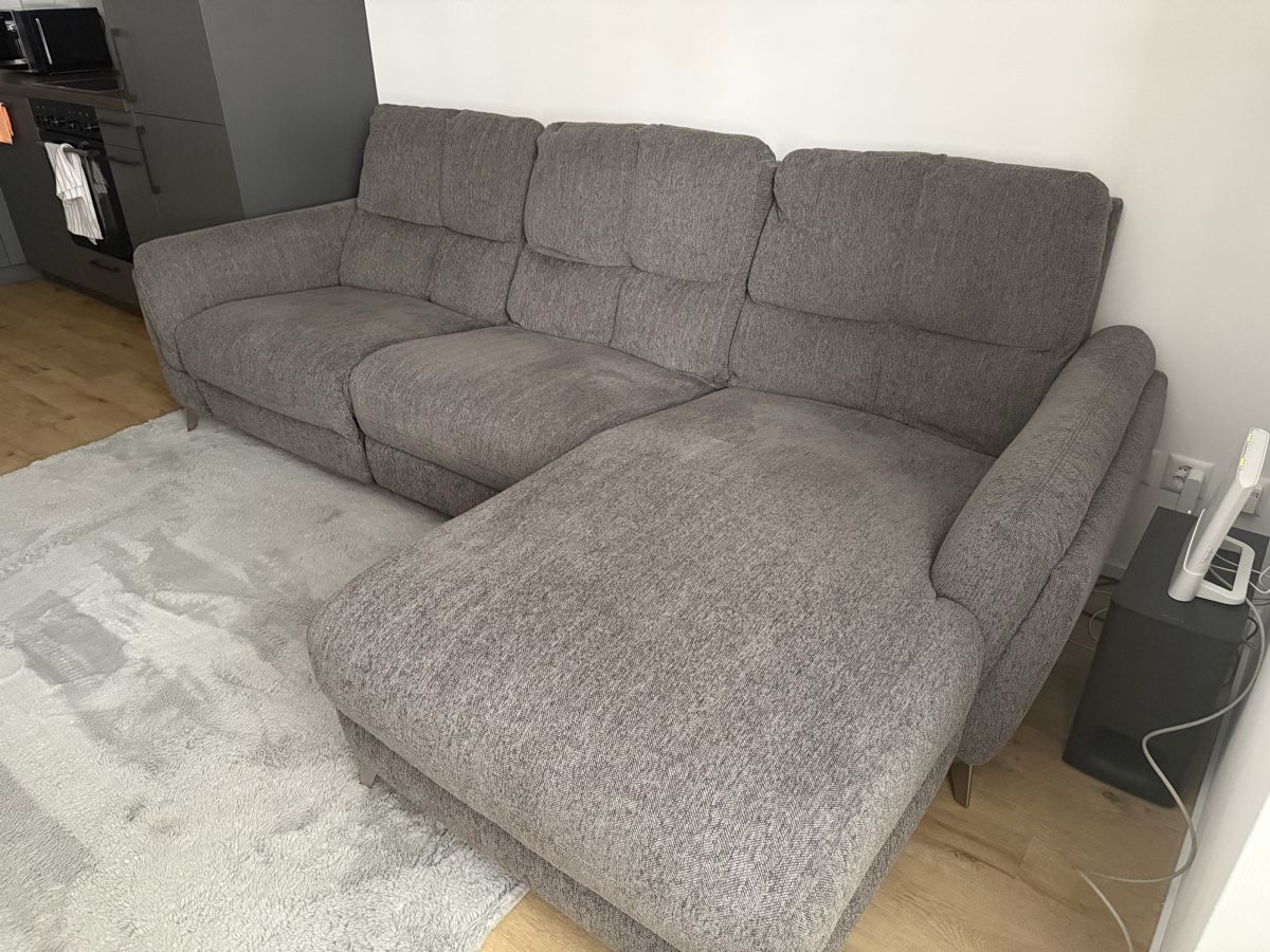 Sofas: Anthrazit Couch mit elektrischem Sitz – Gebraucht aus Diessenhofen von mar_7szp 1