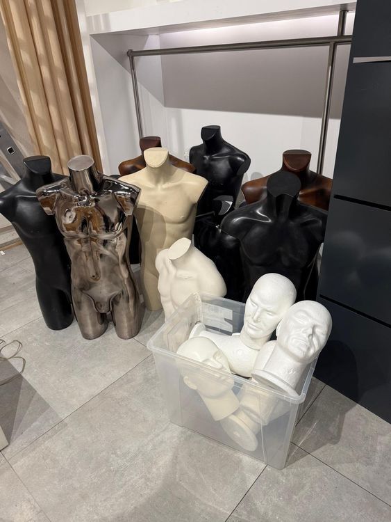 Wunderschne Schaufensterpuppen Zu Verschenken Fotos