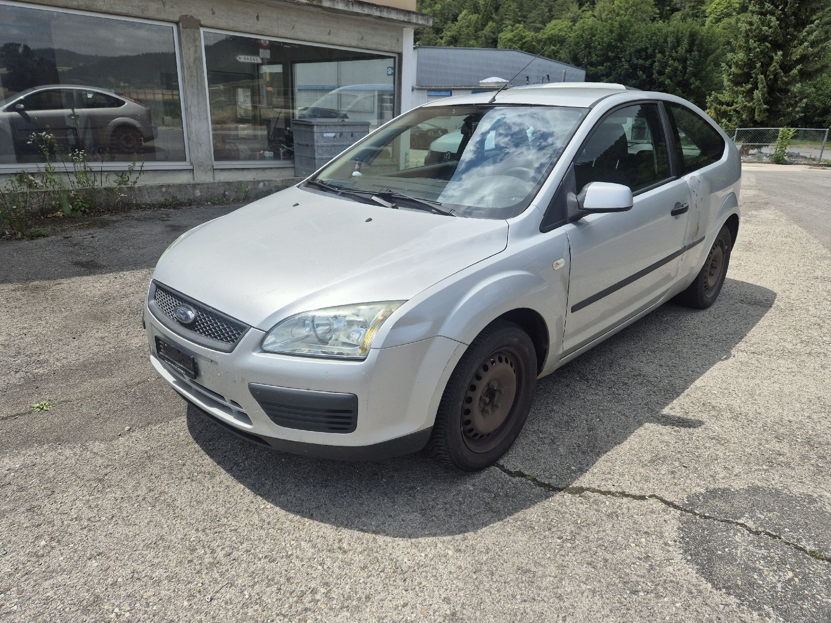 Ford Automobili: ford focus 2.0 16v – Difettoso da St. Sulpice NE venduto da Pixa01 1