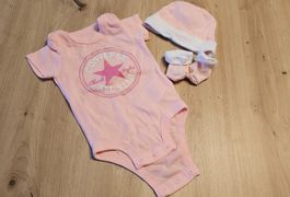 Baby Body Mütze Socken Converse Grösse 0-6 Monate