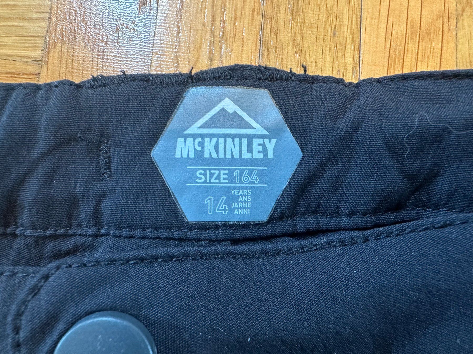 Mckinley Pantaloni: McKinley Shorts schwarz Grösse 164 – Usato da Winterthur venduto da nelead 2