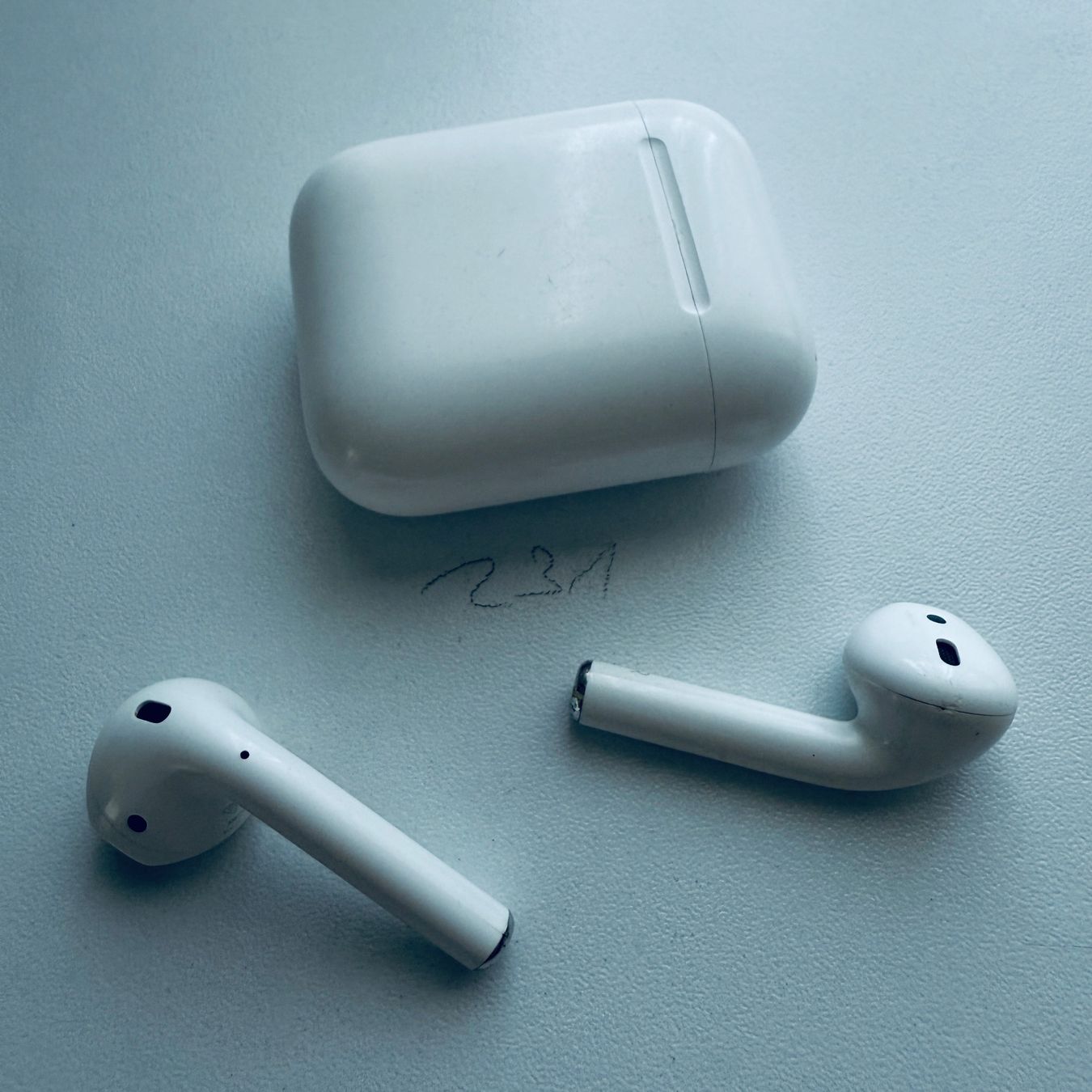 Apple Kopfhörer: Original Apple AirPods 2 Gen. Wireless Kopfhörer & Case – Gebraucht aus Basel von MY.AIRPODS.SHOP 3