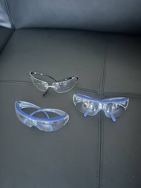 Brillen & Gläser: Schutzbrille 3 Stk. – Gebraucht aus Luzern von Modano02
