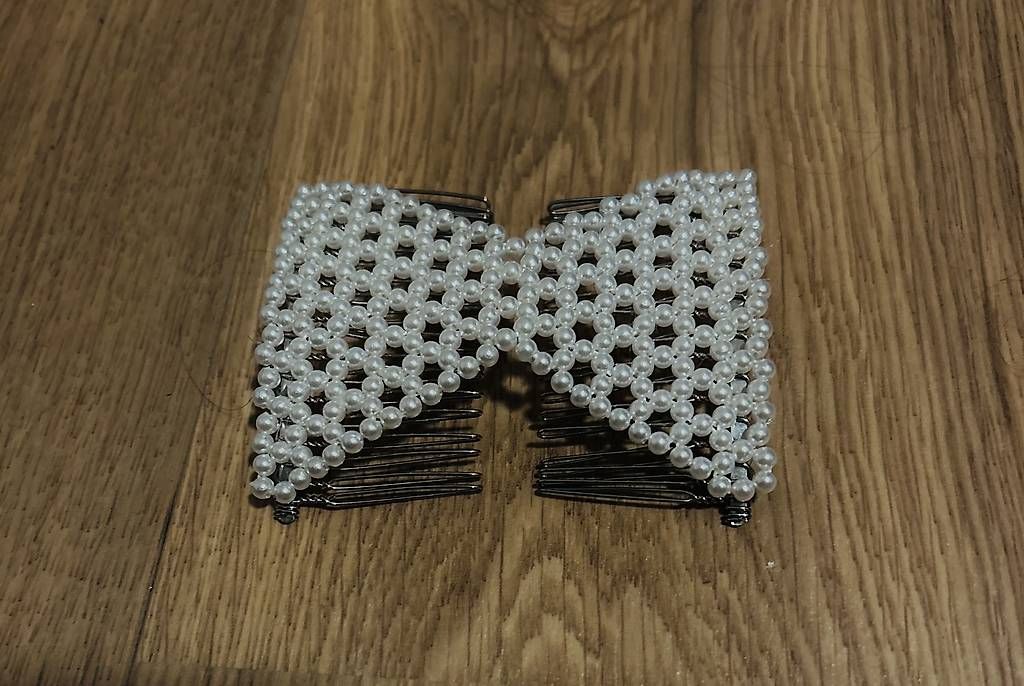 Accessori per capelli: Haarspange mit weissen Perlen – Usato da Aeschi b. Spiez venduto da kim_28q9