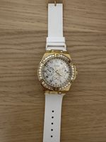 GUESS Damenuhr Gold/Weiss mit Strass – Batterie leer