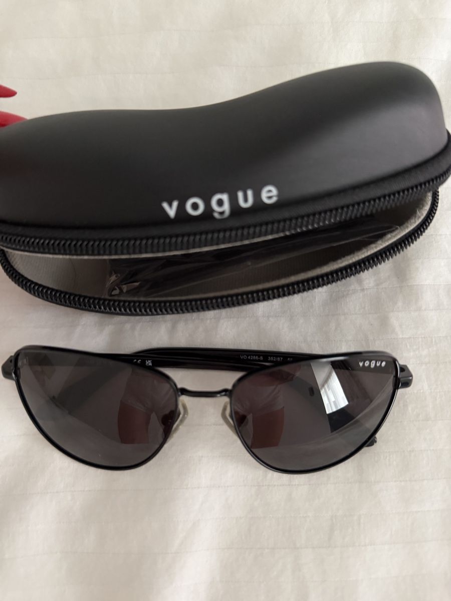 Vogue Brillen & Gläser: Vogue Sunglasses with Case Dark Grey – Neu (gemäss Beschreibung) aus Zürich von bel_qg6g 2