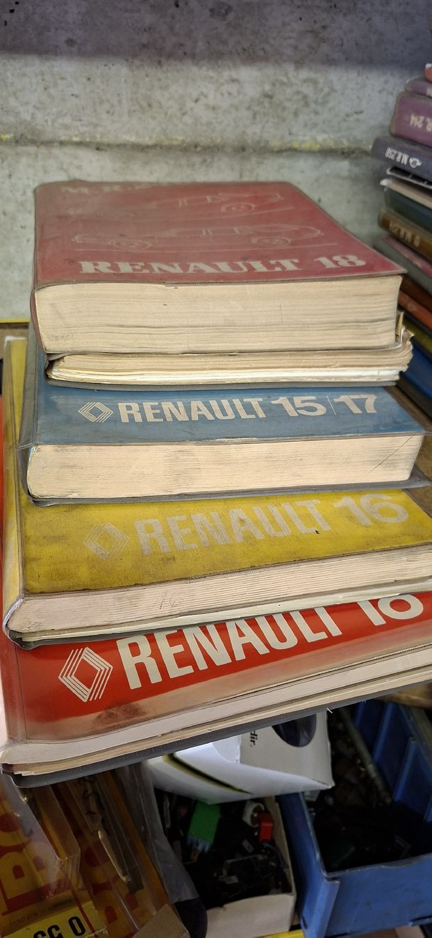 Libri: originale Renault Rep.anleitungen,ca.50 Bände, div.Modelle – Usato da Bonstetten venduto da brischa50 3