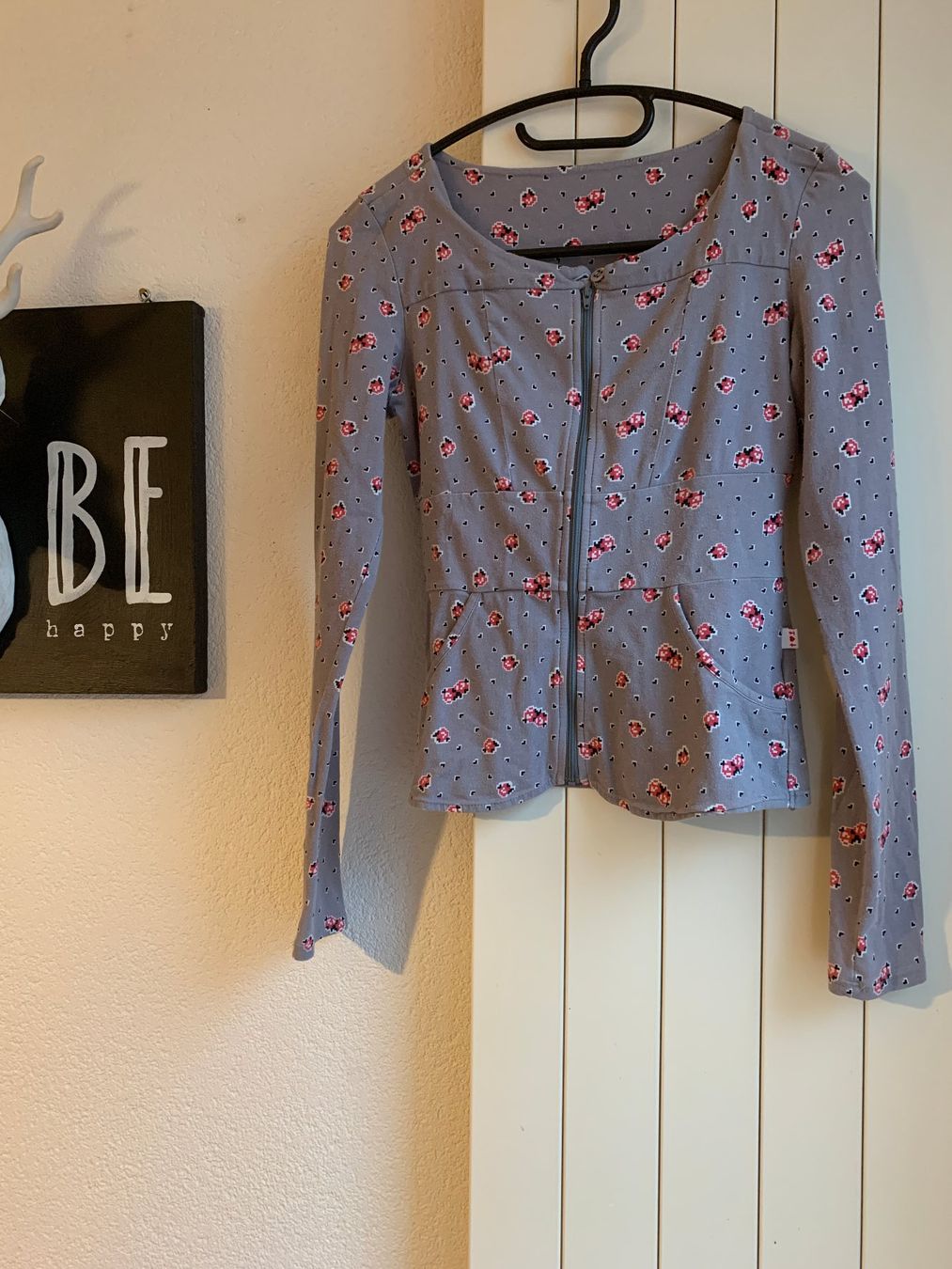 Blutsgeschwister Jacken: Sweat Jacke Blutsgeschwister XS – Gebraucht aus St. Gallen von Miousch