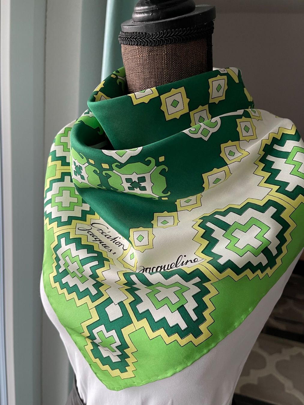 Foulards, Tücher & Schals: Wunderschönes Foulard aus Seide – Gebraucht aus Winkel von Glamour4You 4