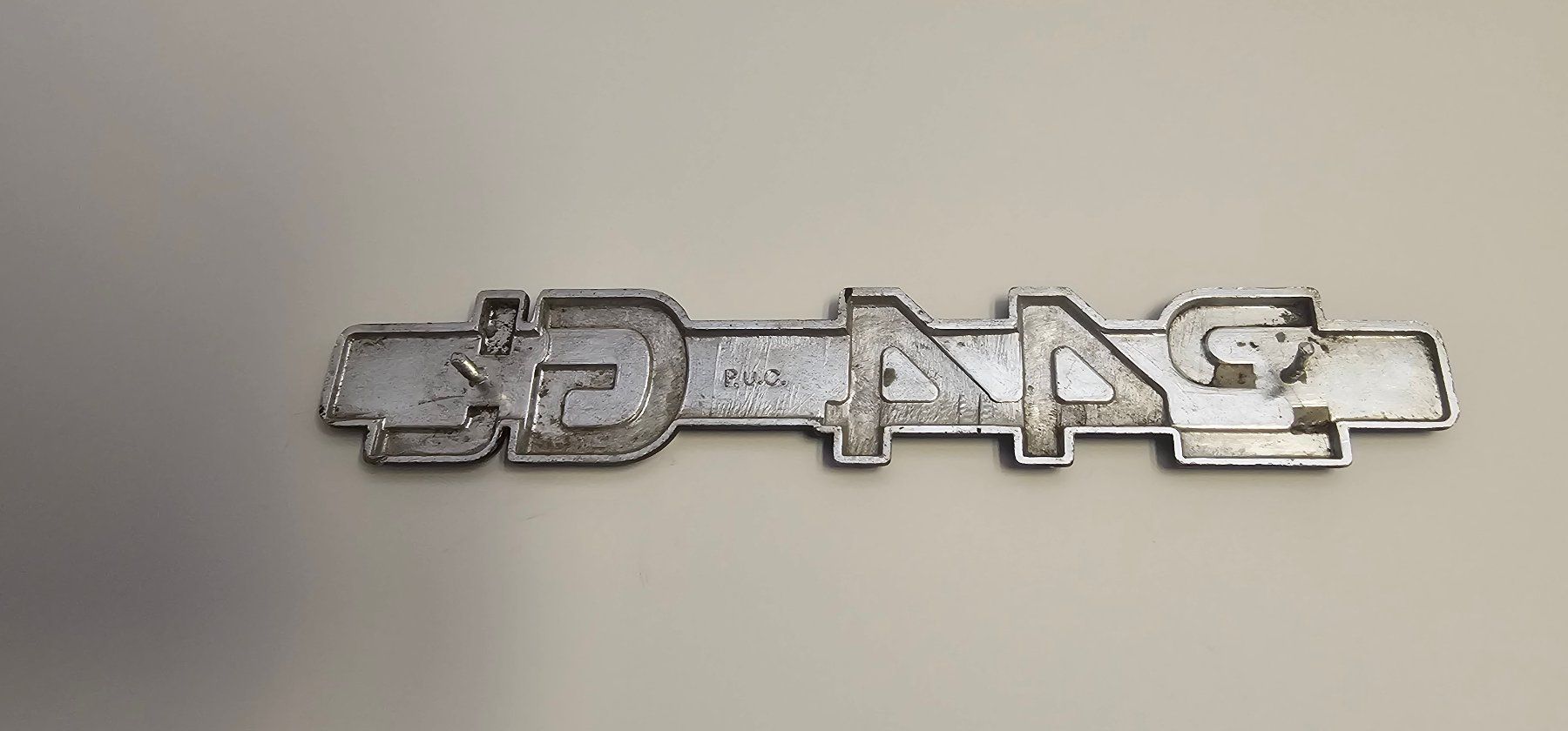 Insegne: Volvo 244 GL Emblem Schild – Usato da Reinach AG venduto da 911356 3