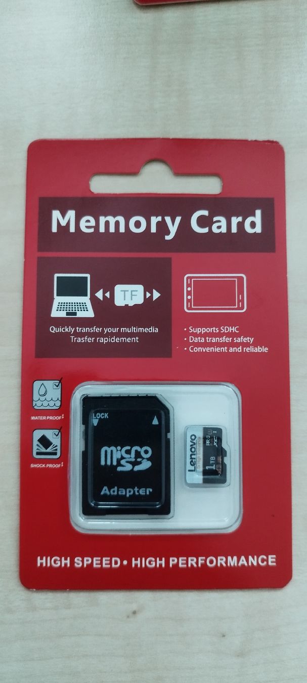 Cartes mémoire: Micro SD Karte 1TB – Neuf avec emballage d'origine à Schönholzerswilen par Levels8