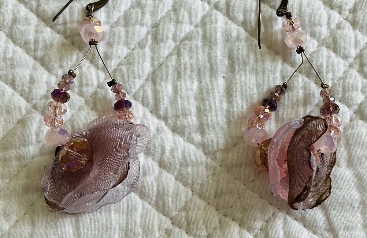 Orecchini pendenti & Orecchini a lobo: Boucles d’oreille rose pale  – Usato da Clarens venduto da Piluka