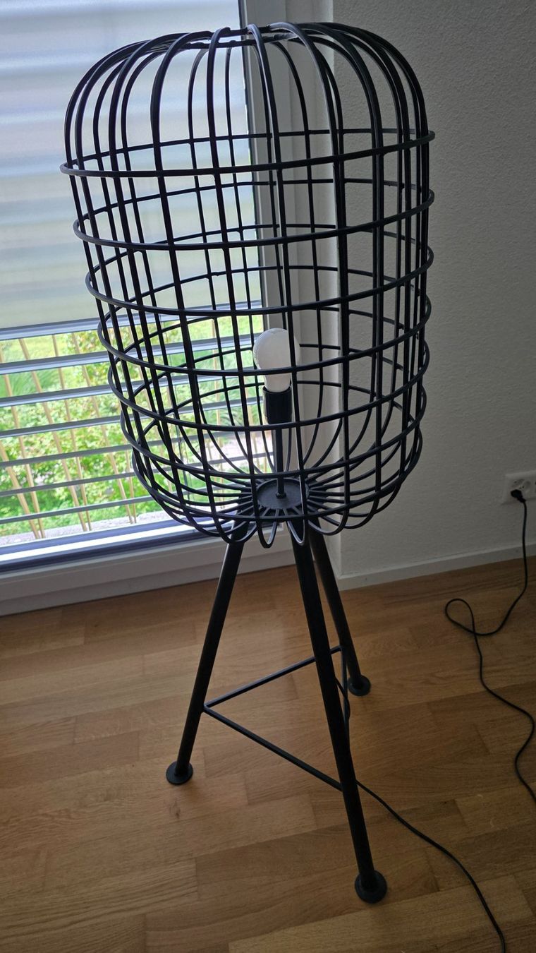 Pfister Lampade: Stehlampe,Metall schwarz, Pfister – Usato da Näfels venduto da jayjay1968 2