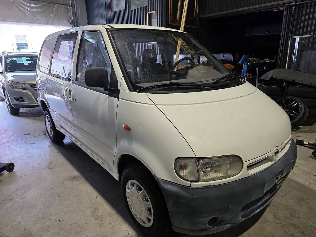 Automobili: Nissan Vanette E   2.3D – Usato da Cadenazzo venduto da LuismacchineSagl