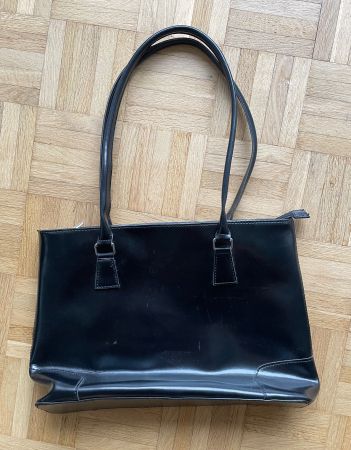 Handtasche schwarz