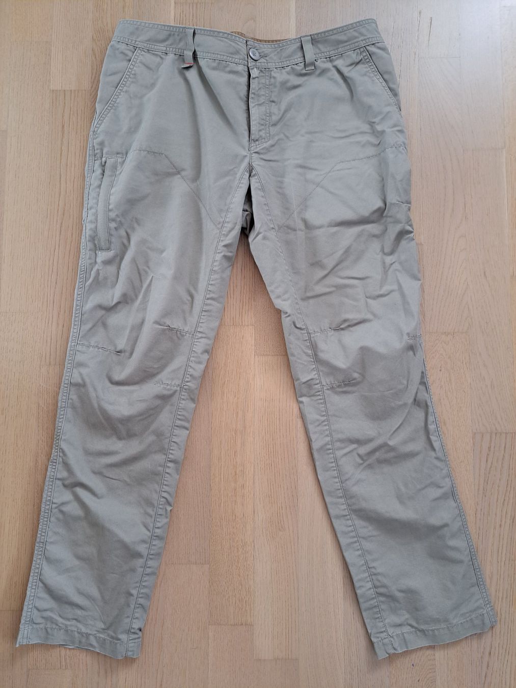 Decathlon Pantaloni: Pantalon beige de la marque decathlon – Usato da Tentlingen venduto da Dr_Snake