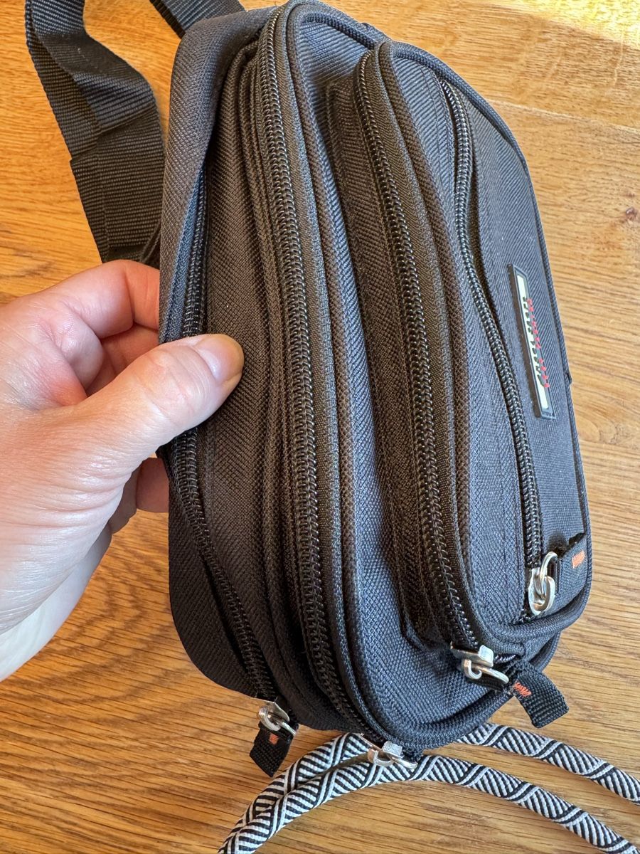 Sacs: Bauchtasche schwarz neuwertig – D'occasion à Niederbüren par Oetschli 5