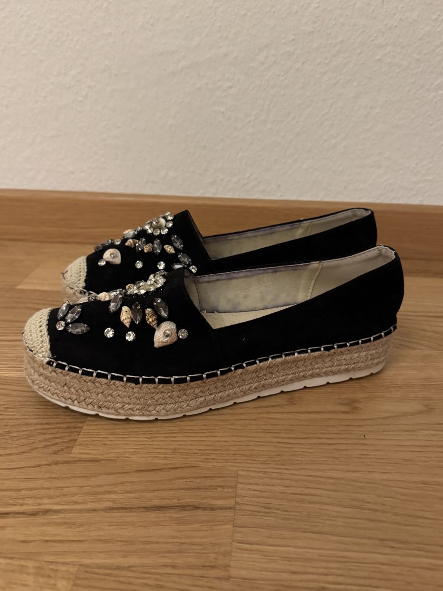 Scarpe da donna: Espadrilles, schwarz, Grösse 40 – Nuovo (secondo la descrizione) da Luzern venduto da emm_nw8g