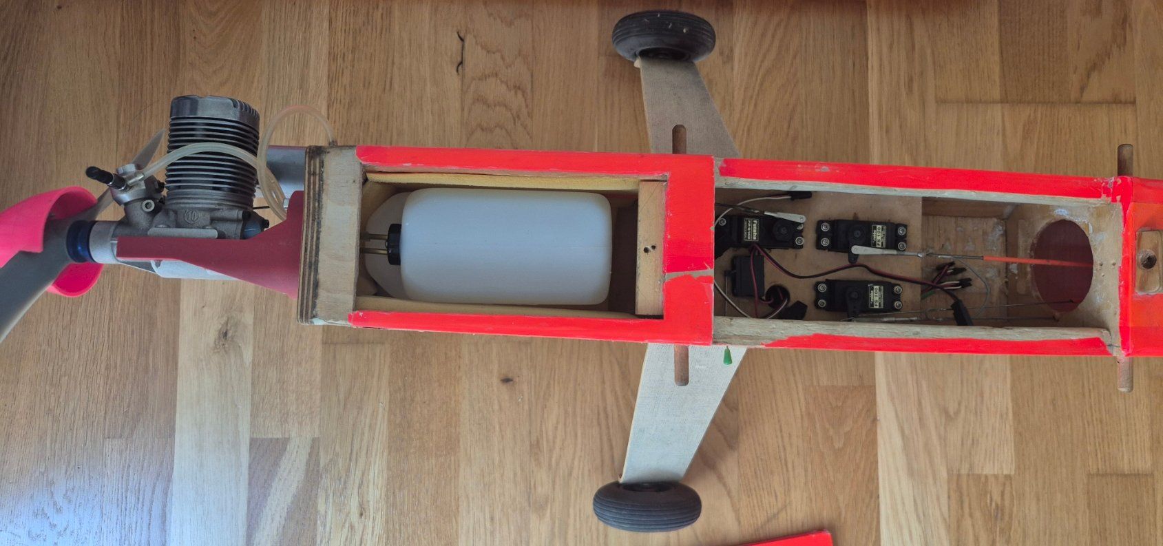 Modellismo RC: 2x Grashüpfer (Trainer) mit MVVS 10ccm mit Starter-Box – Usato da Büren an der Aare venduto da eschlAir 3
